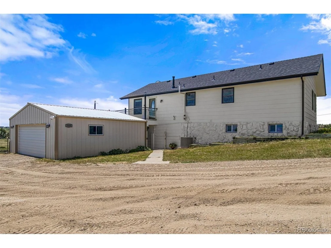 Photo of 940 Pinewicket Way