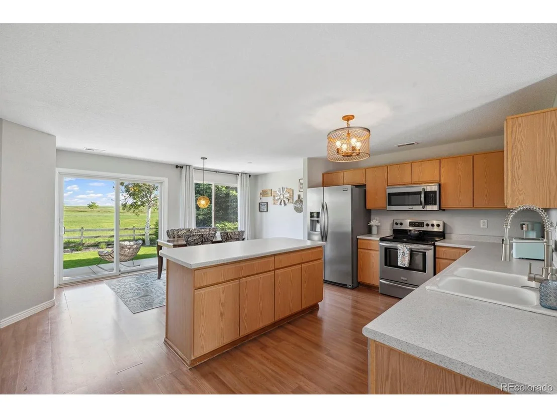 Photo of 7977 Emerson Ave