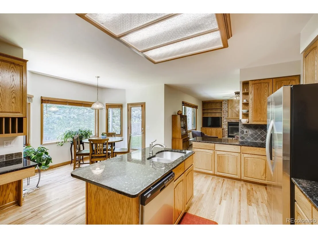 Photo of 2000 Emerald Dr
