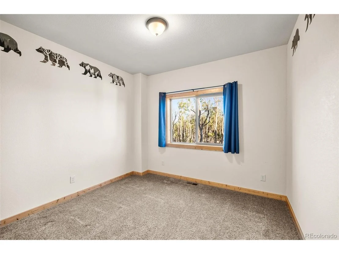 Photo of 982 Georgia Dr