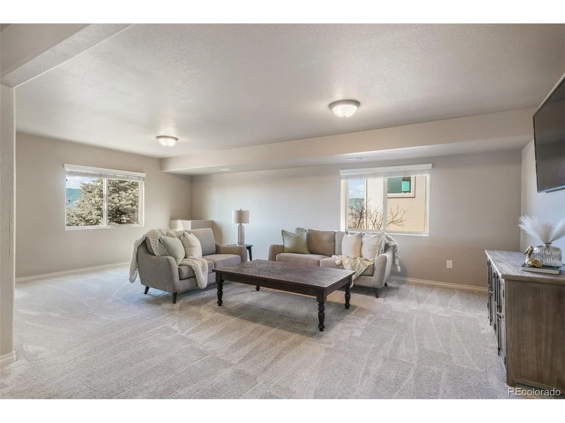 Photo of 215 Kettle Valley Way