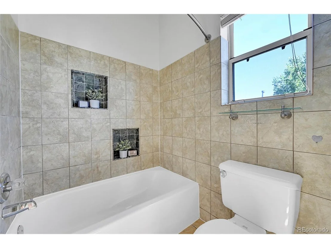 Photo of 8673 Cloverleaf Cir