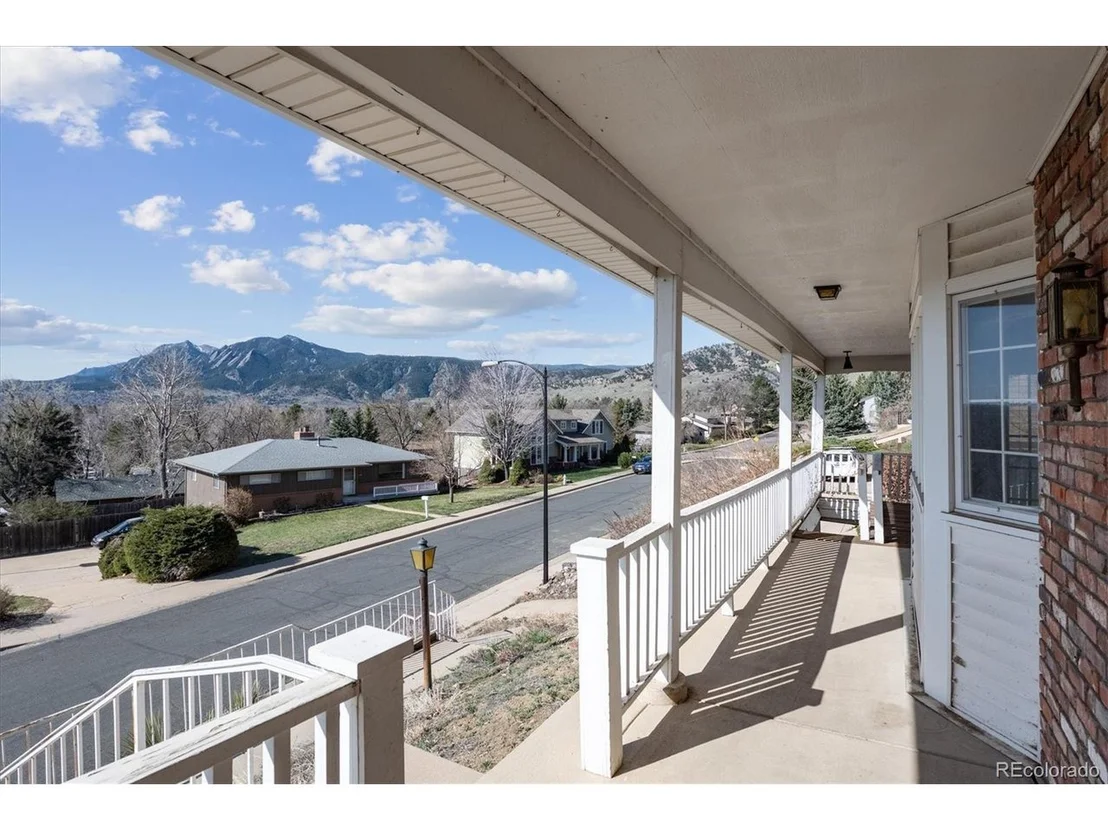 Photo of 3870 Cloverleaf Dr