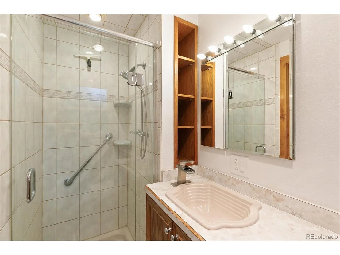 Photo of 9126 Sunrise Ln