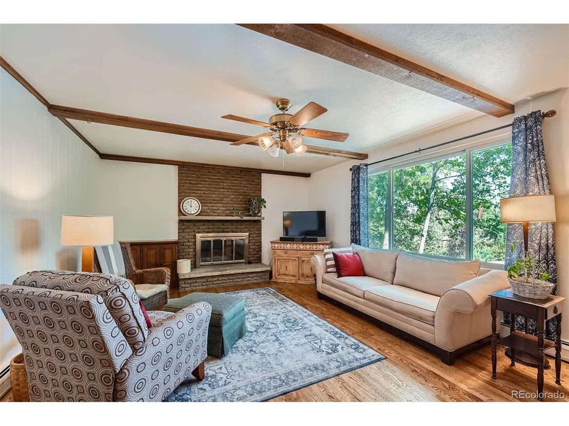 Photo of 9749 Sierra Dr