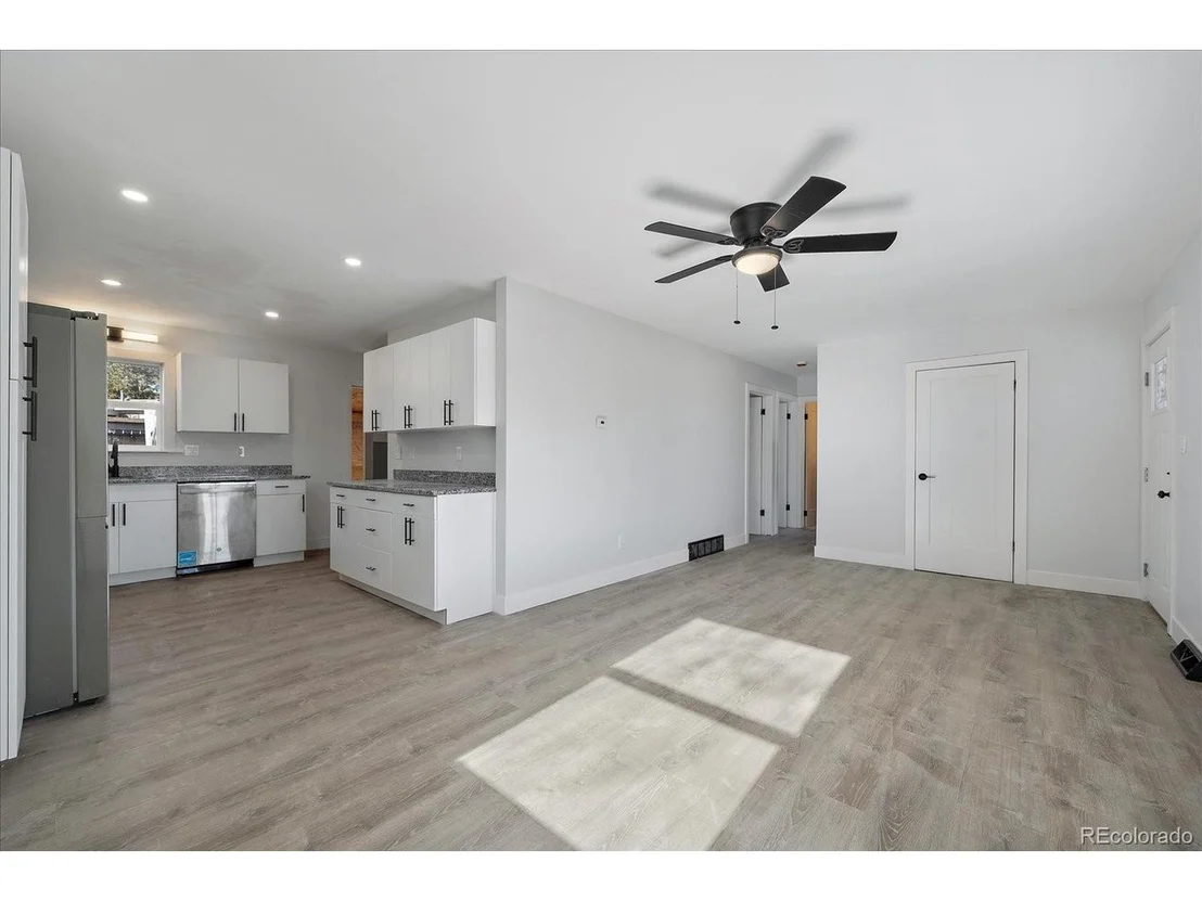 Photo of 995 Secrest St