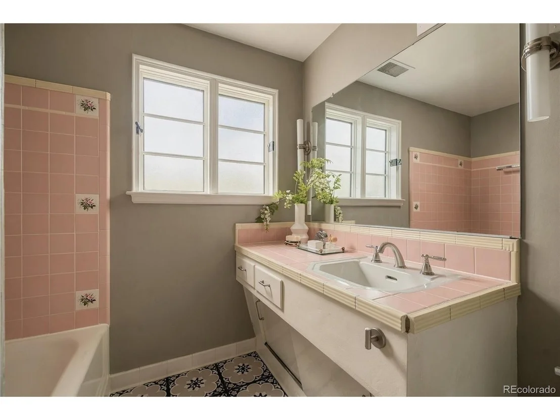Photo of 4050 Field Dr