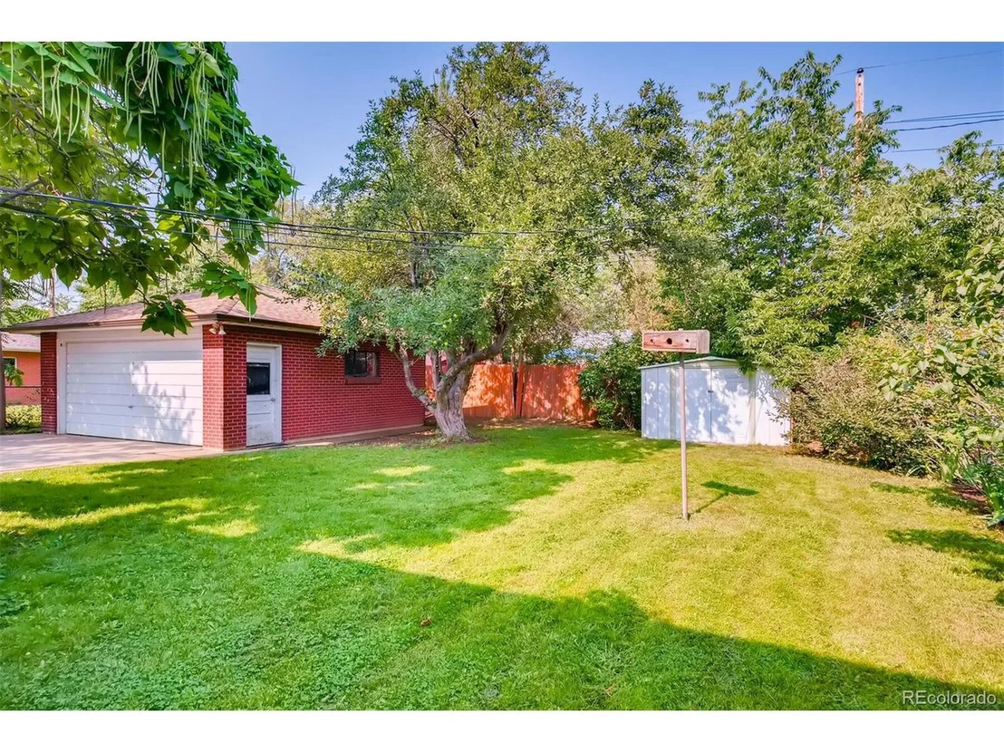 Photo of 5345 Otis St