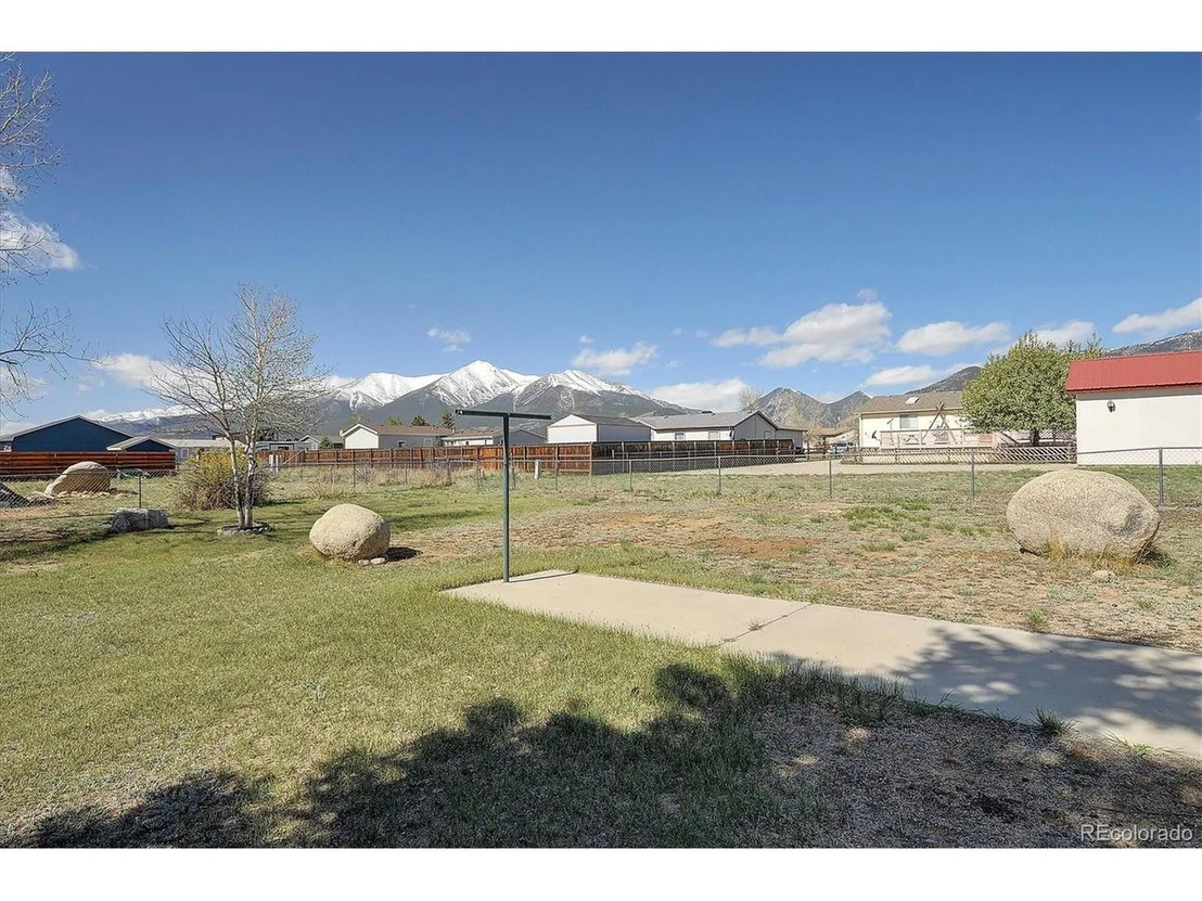 Photo of 164 Robert Dr