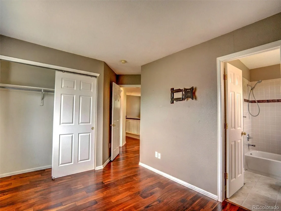Photo of 5869 Scenic Ave