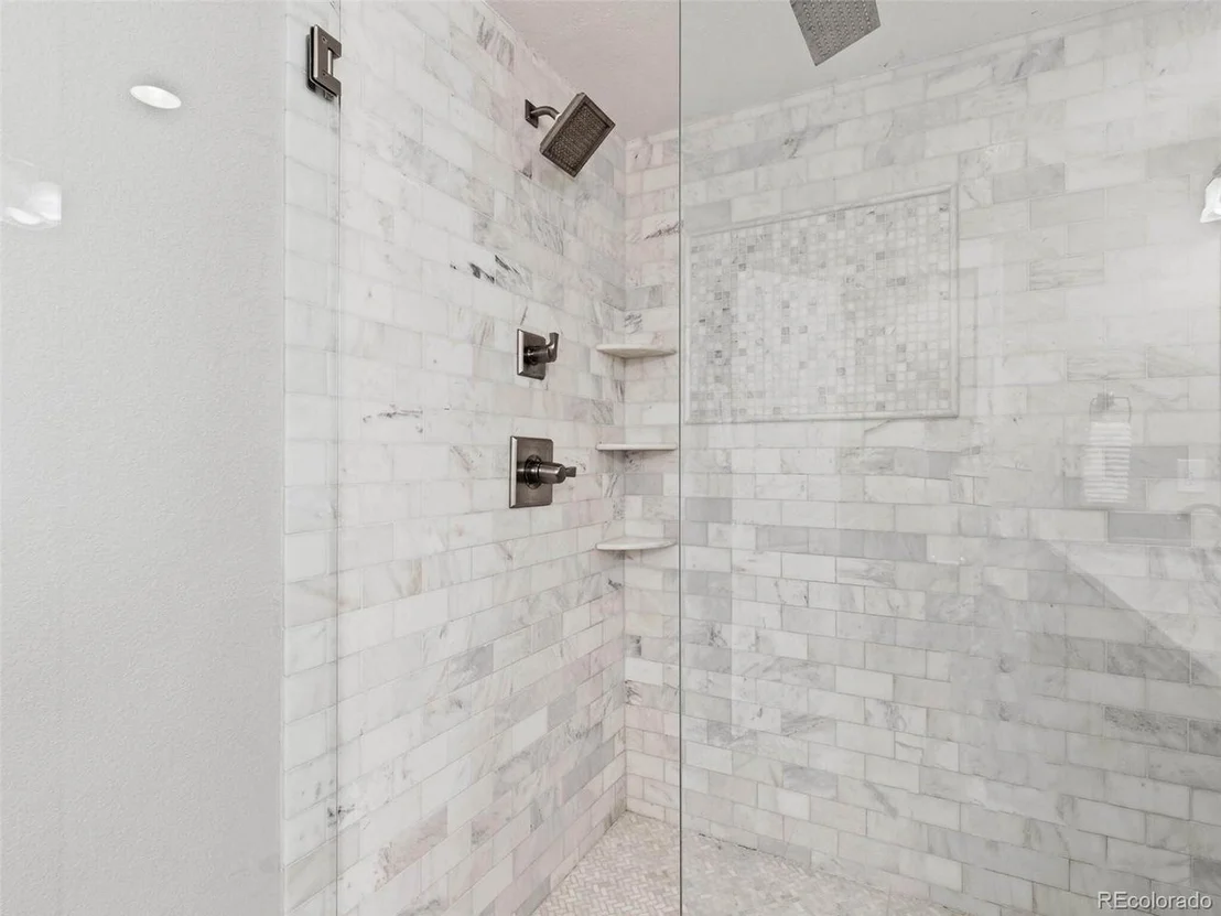 Photo of 3944 Lowell Blvd