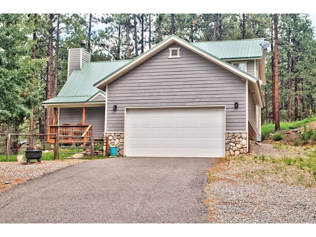 Photo of 370 Hillside Dr