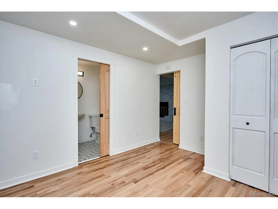 Photo of 735 N Hooker St