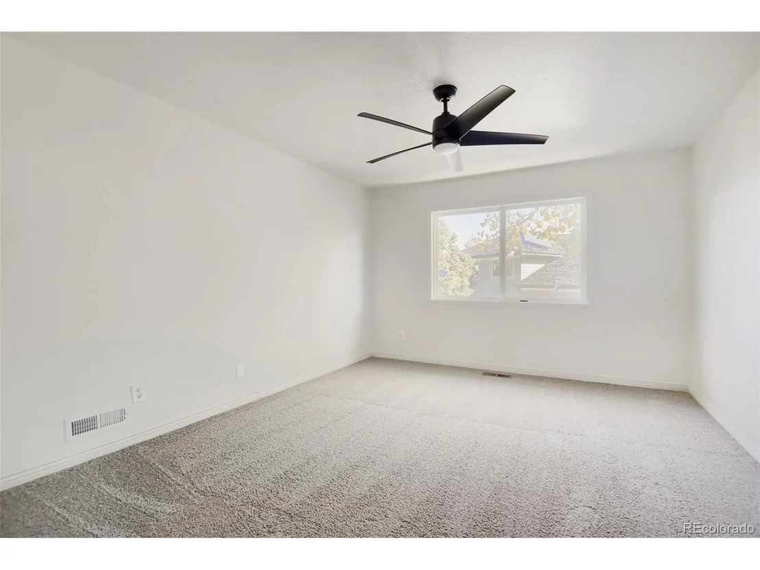 Photo of 796 Ridgemont Cir