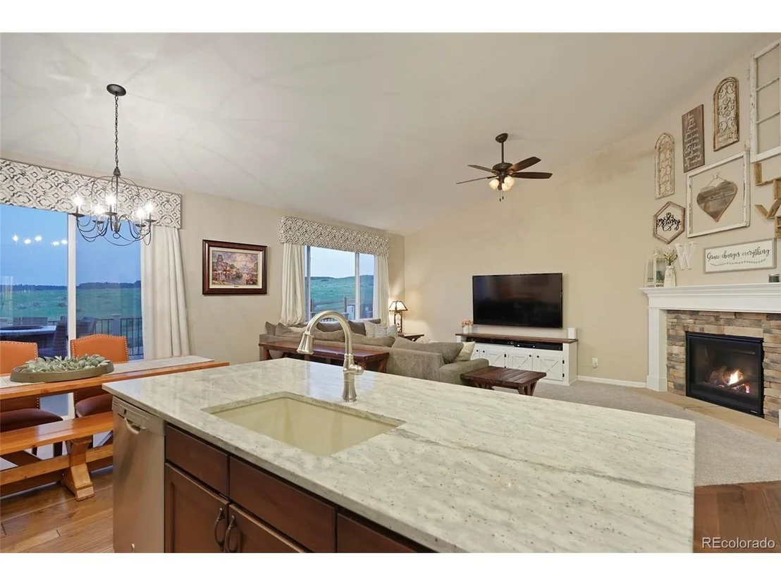 Photo of 7598 Oasis Dr