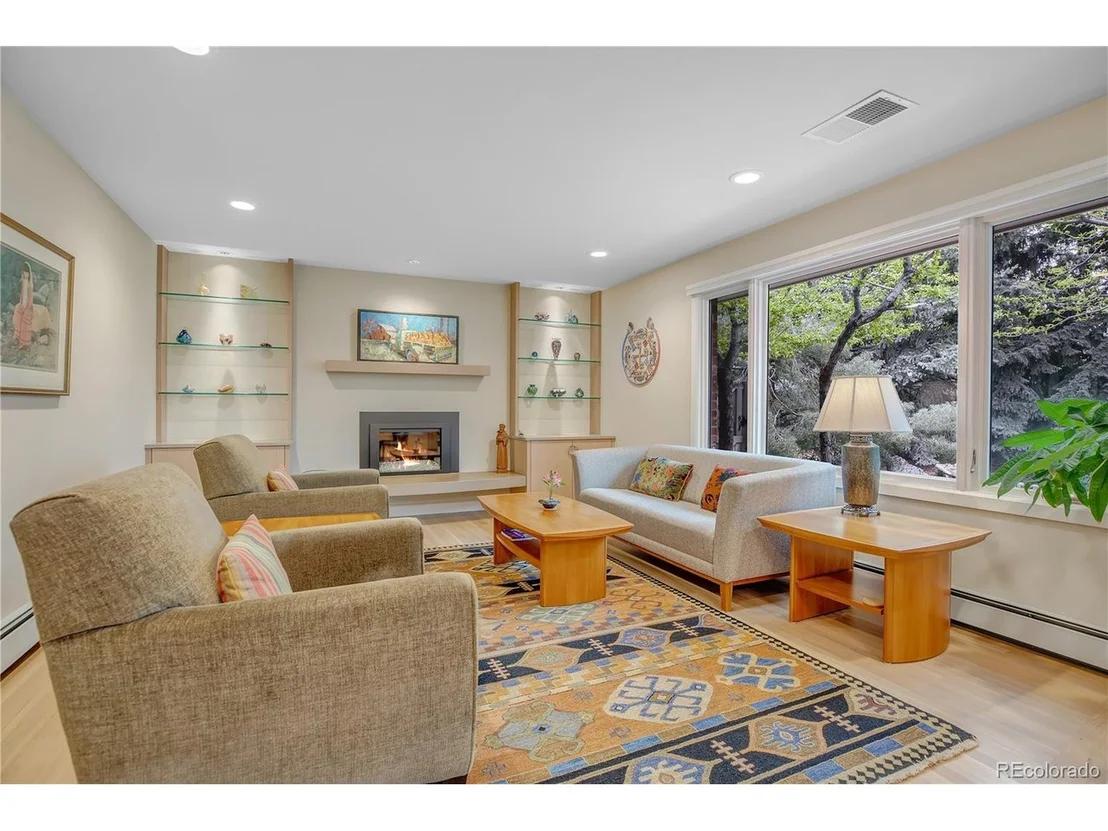 Photo of 6647 Apache Ct