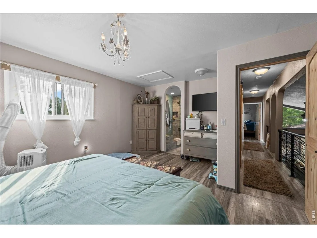 Photo of 1100 Atlas Cir S