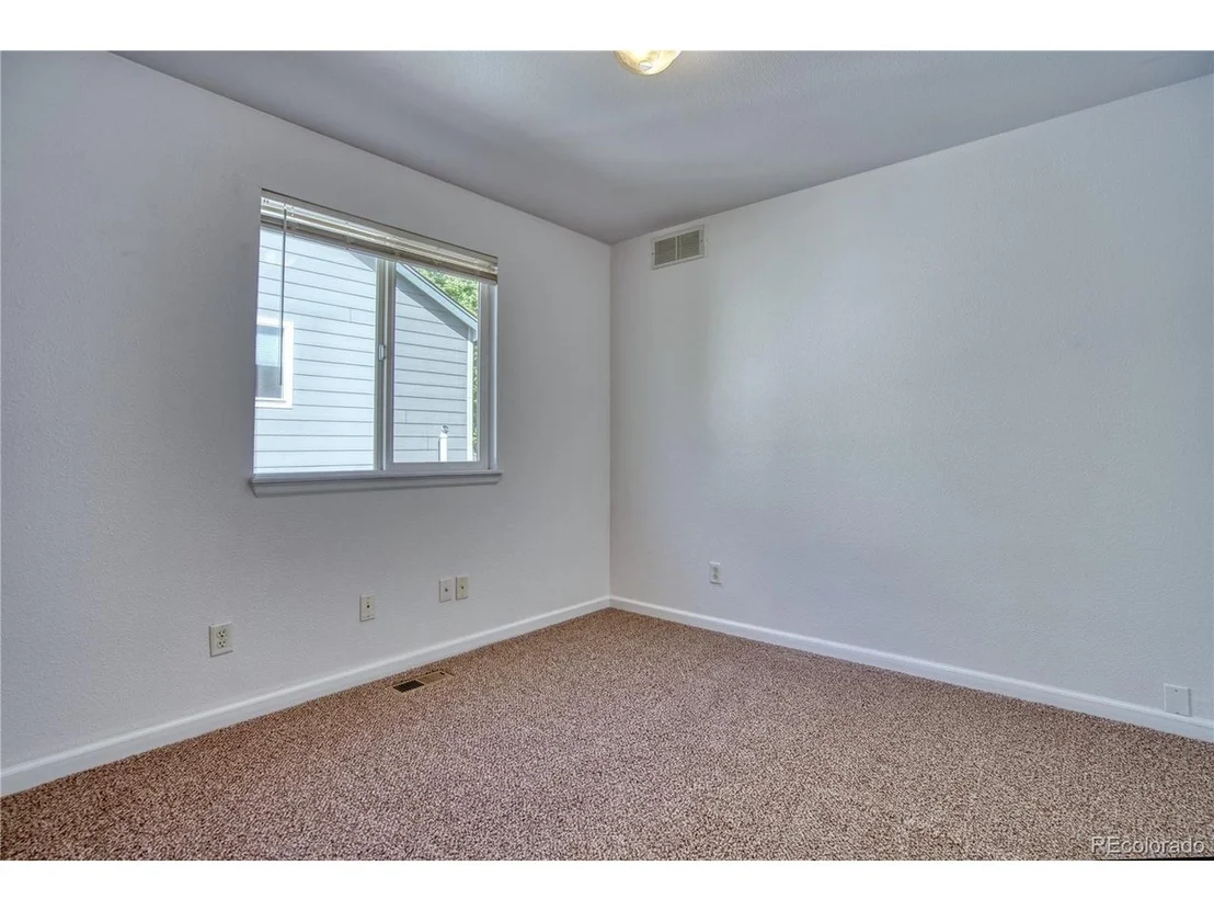 Photo of 1418 Red Mountain Dr