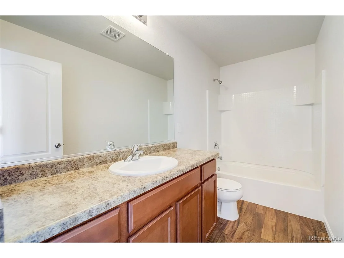 Photo of 9565 Dexter Ln