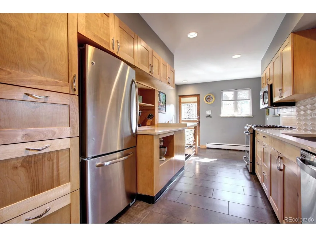 Photo of 1300 Elm St