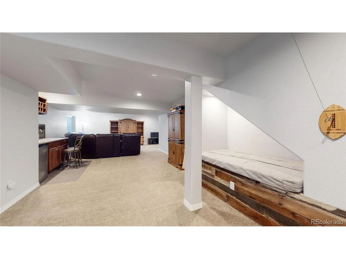 Photo of 415 Wind River Dr