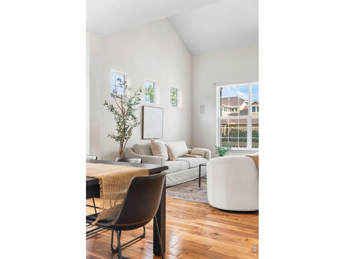 Photo of 3832 Observatory Dr