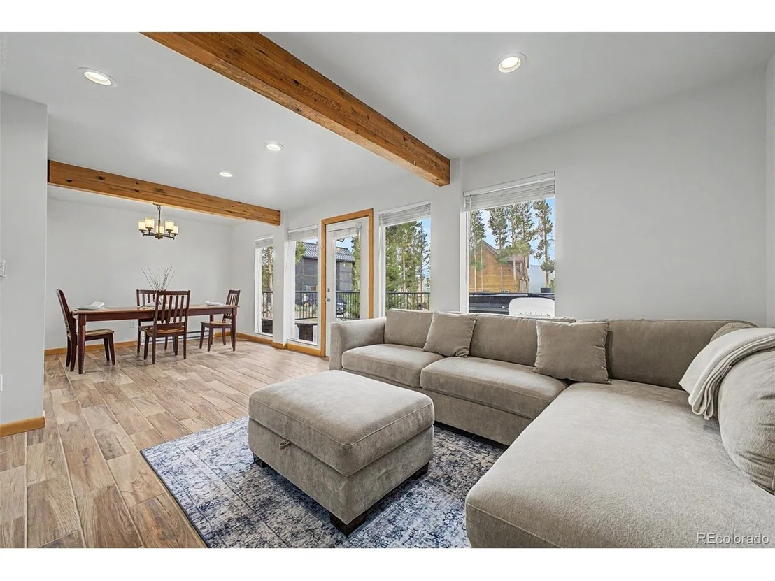 Photo of 821 Ferret Ln