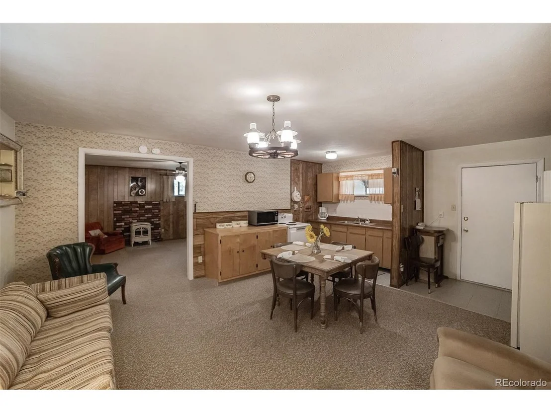 Photo of 1242 Roland Dr