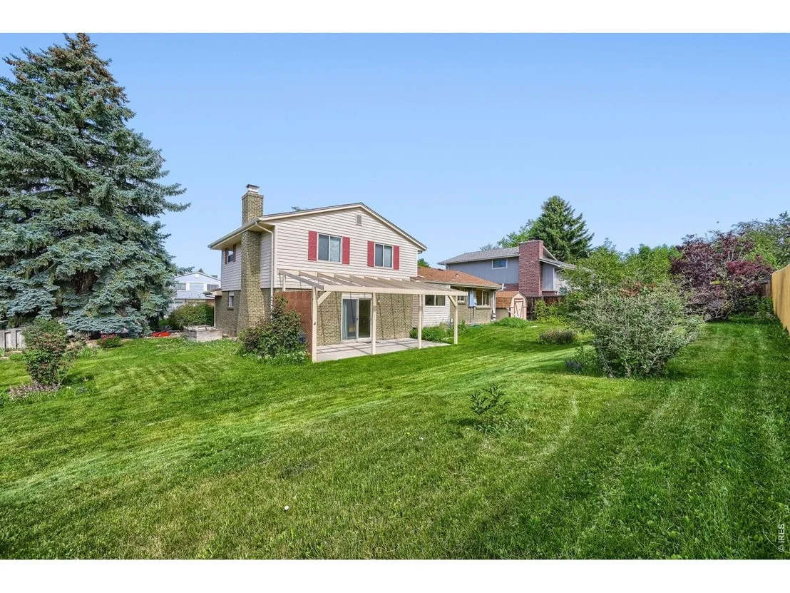 Photo of 4848 Fairlawn Cir