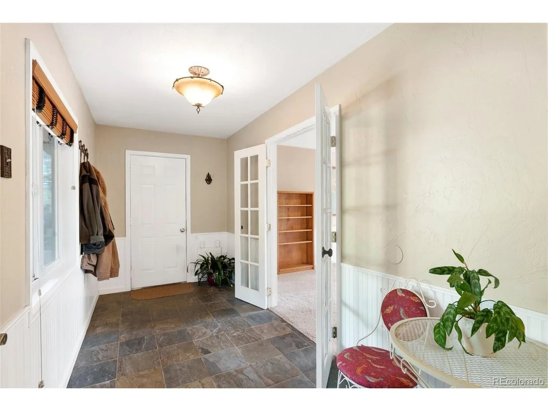 Photo of 6561 Valley Cir