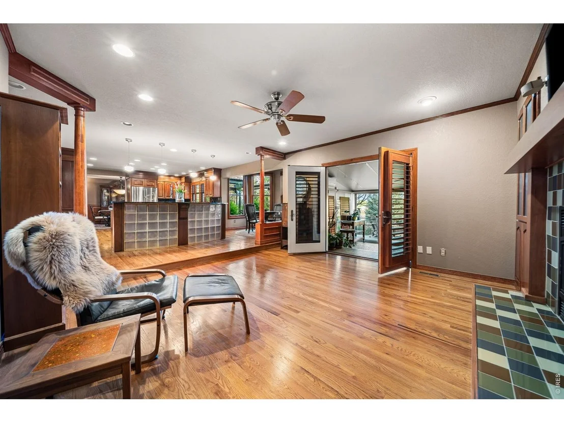 Photo of 2900 Spring Mountain Dr