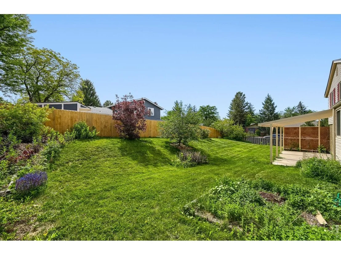 Photo of 4848 Fairlawn Cir