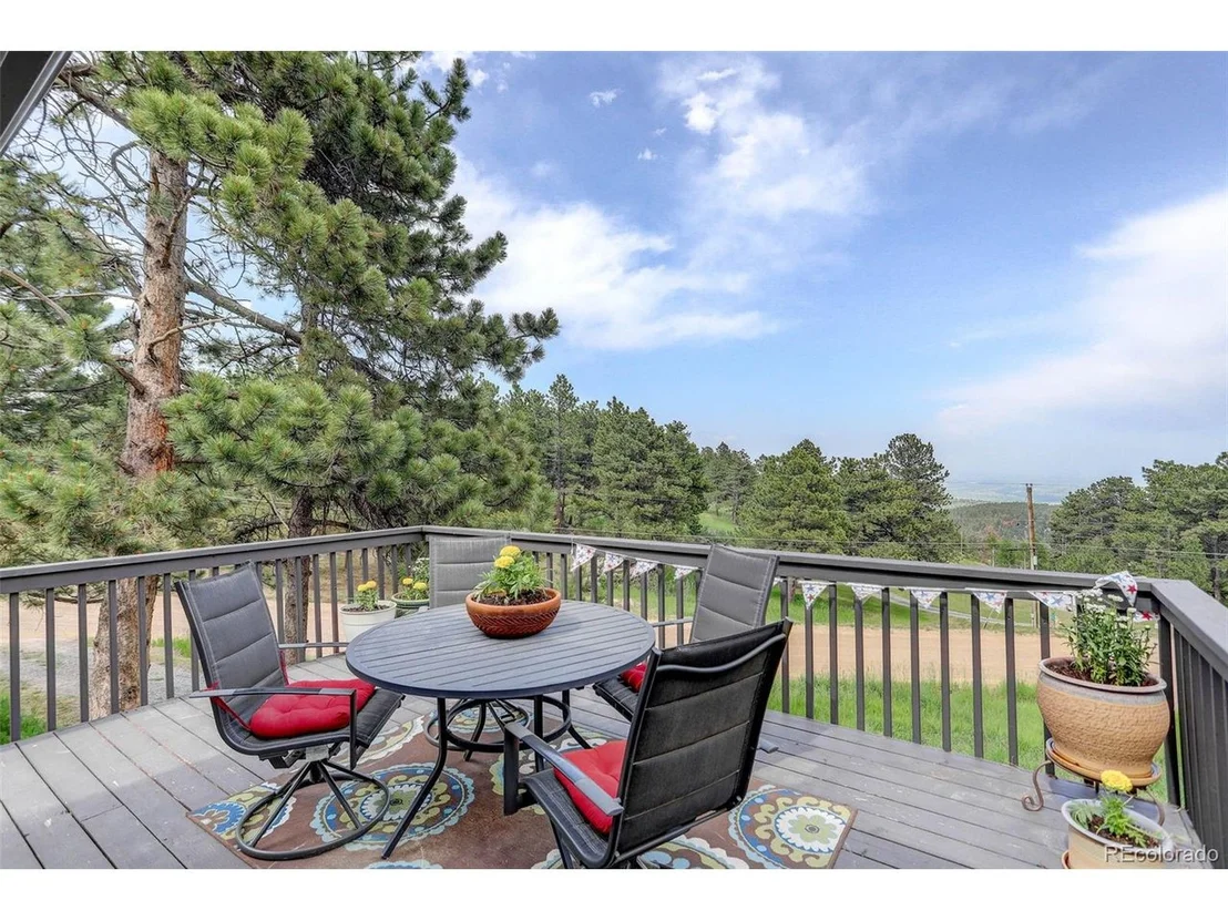 Photo of 586 Brook Rd