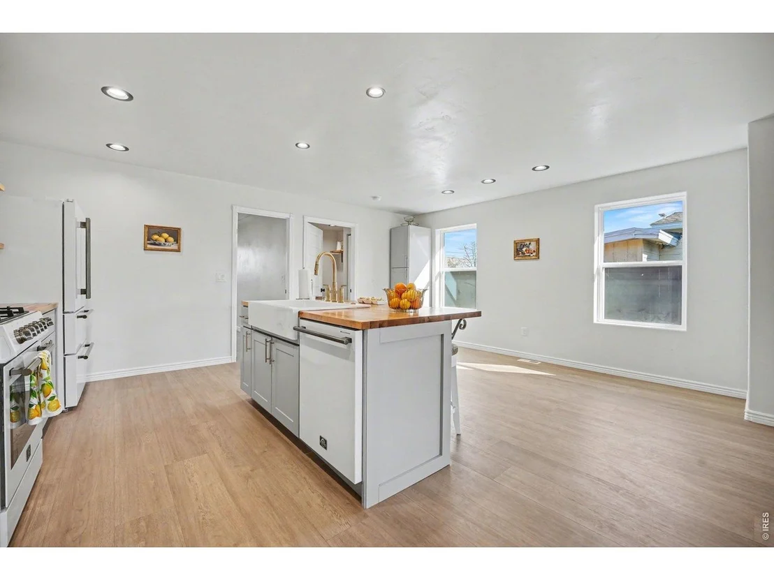 Photo of 125 6th St