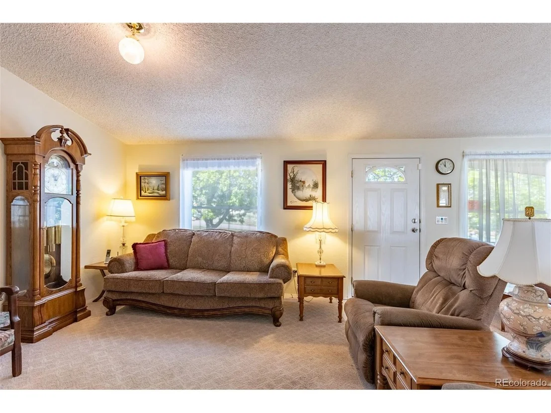 Photo of 246 Loop Dr