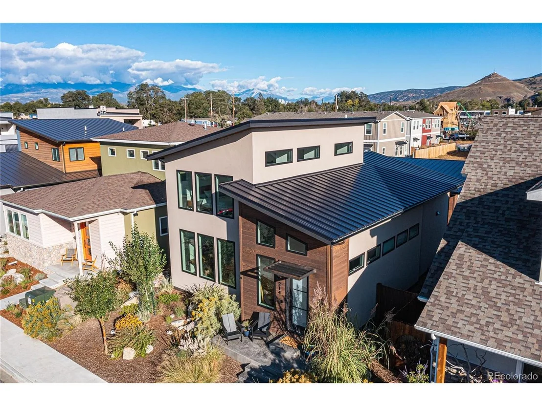 Photo of 214 Two Rivers Rd