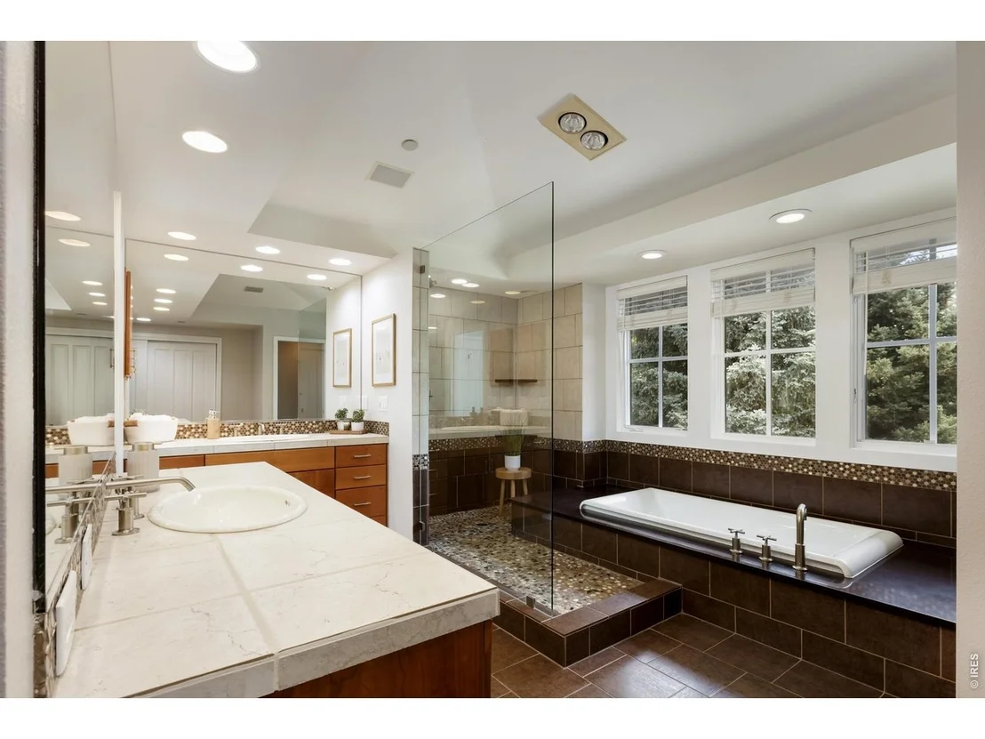 Photo of 7271 Longview Dr