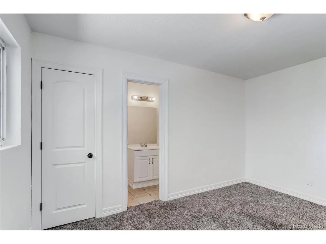 Photo of 9200 Vine St