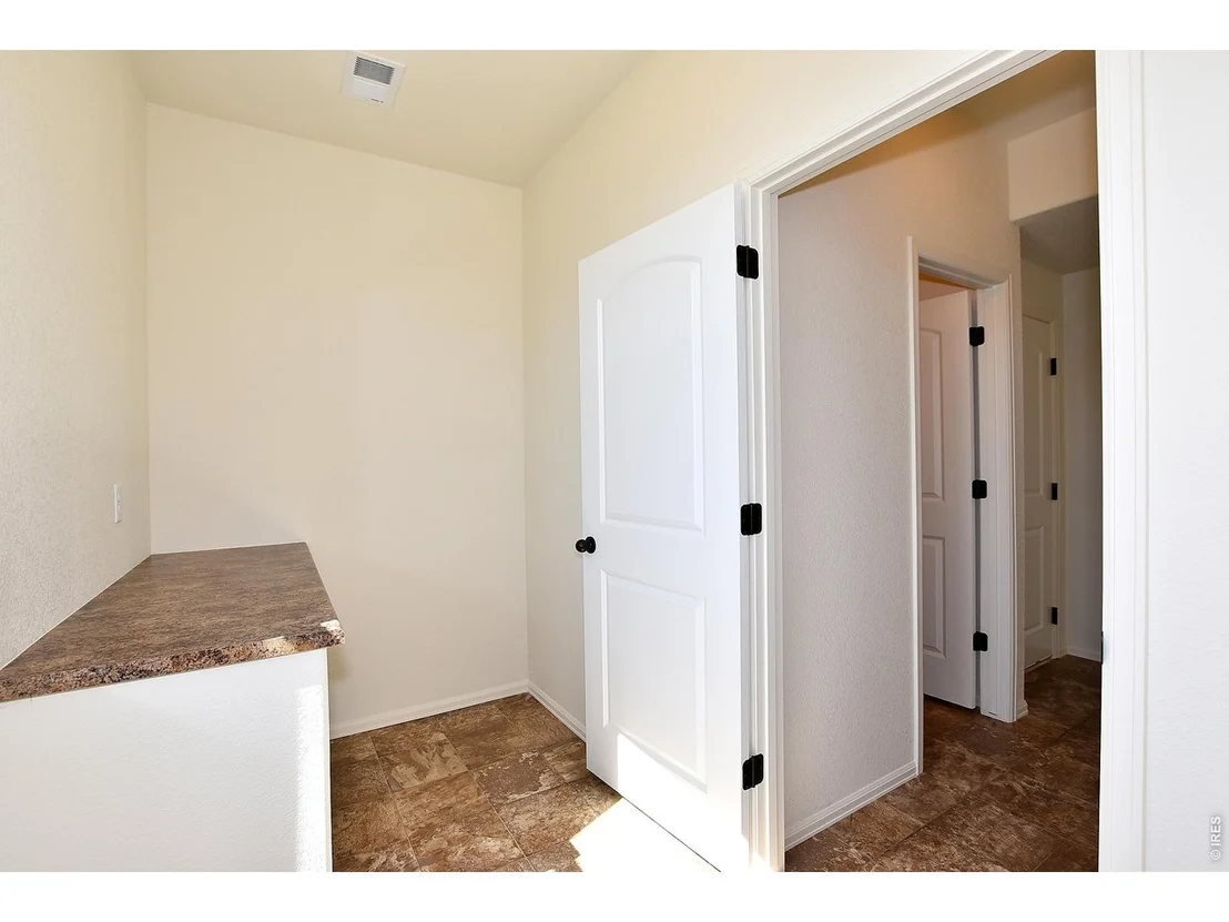 Photo of 2400 Juno Ln