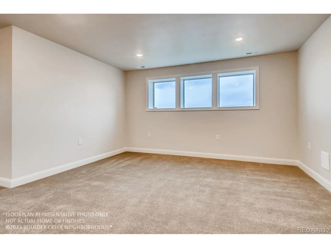 Photo of 886 Quarry Cir