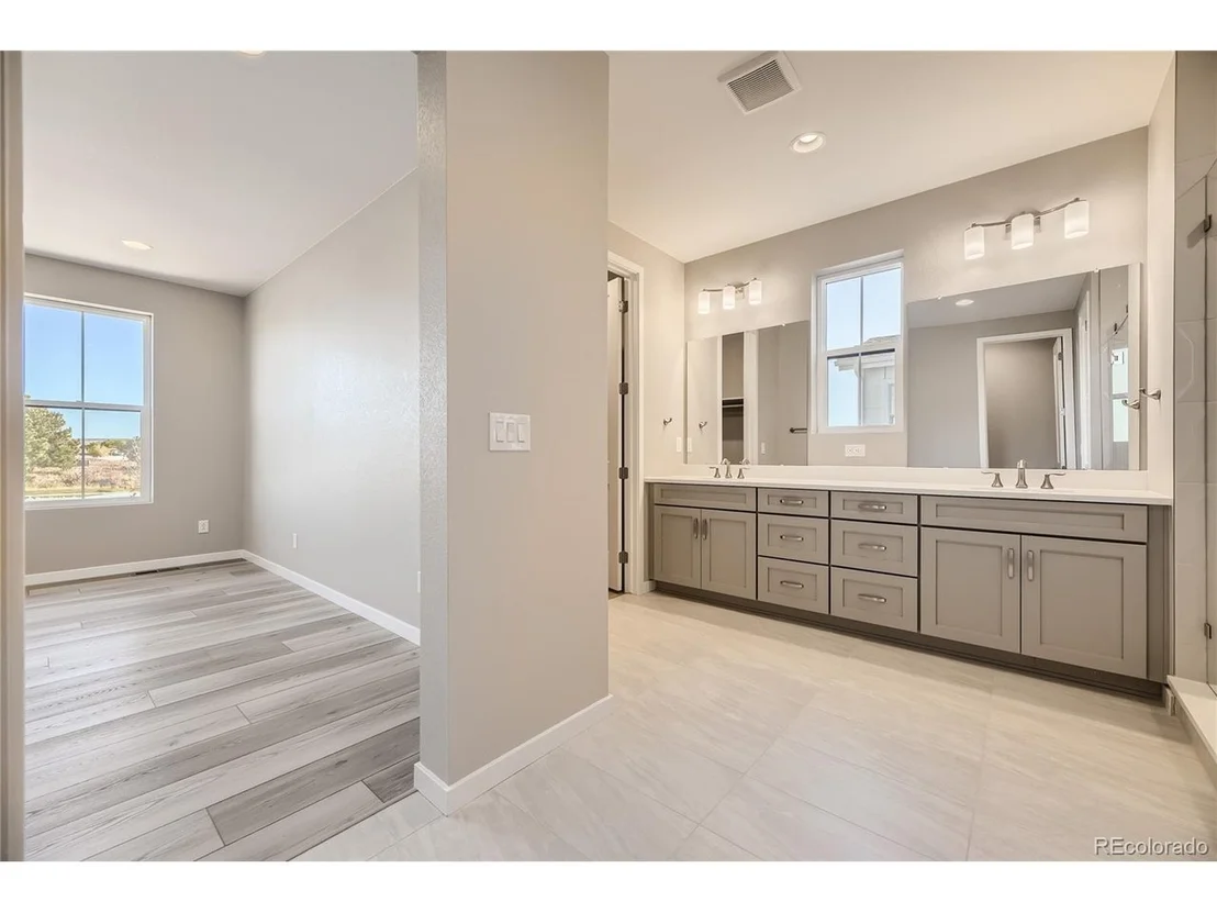 Photo of 9088 Star Fall Cir