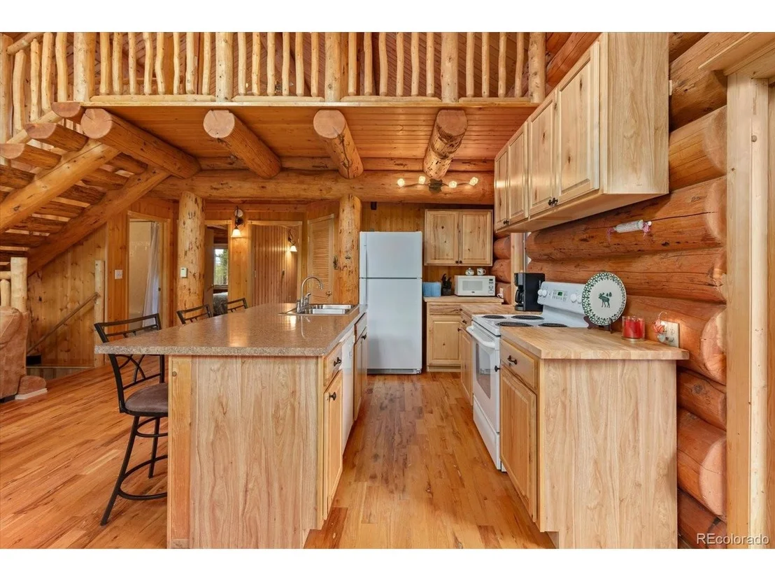 Photo of 682 Spruce Dr