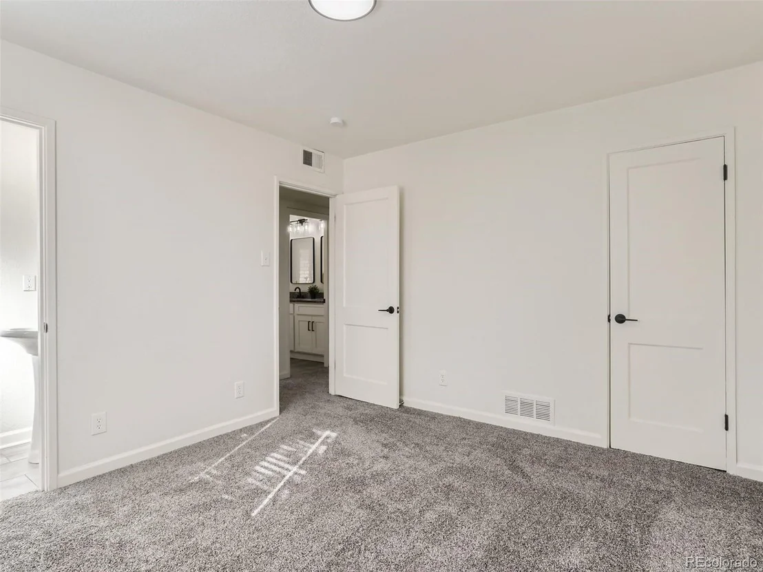 Photo of 1151 Wheeling St