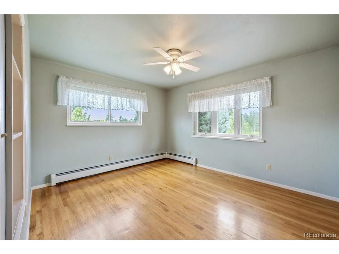 Photo of 3933 Viewpoint Way