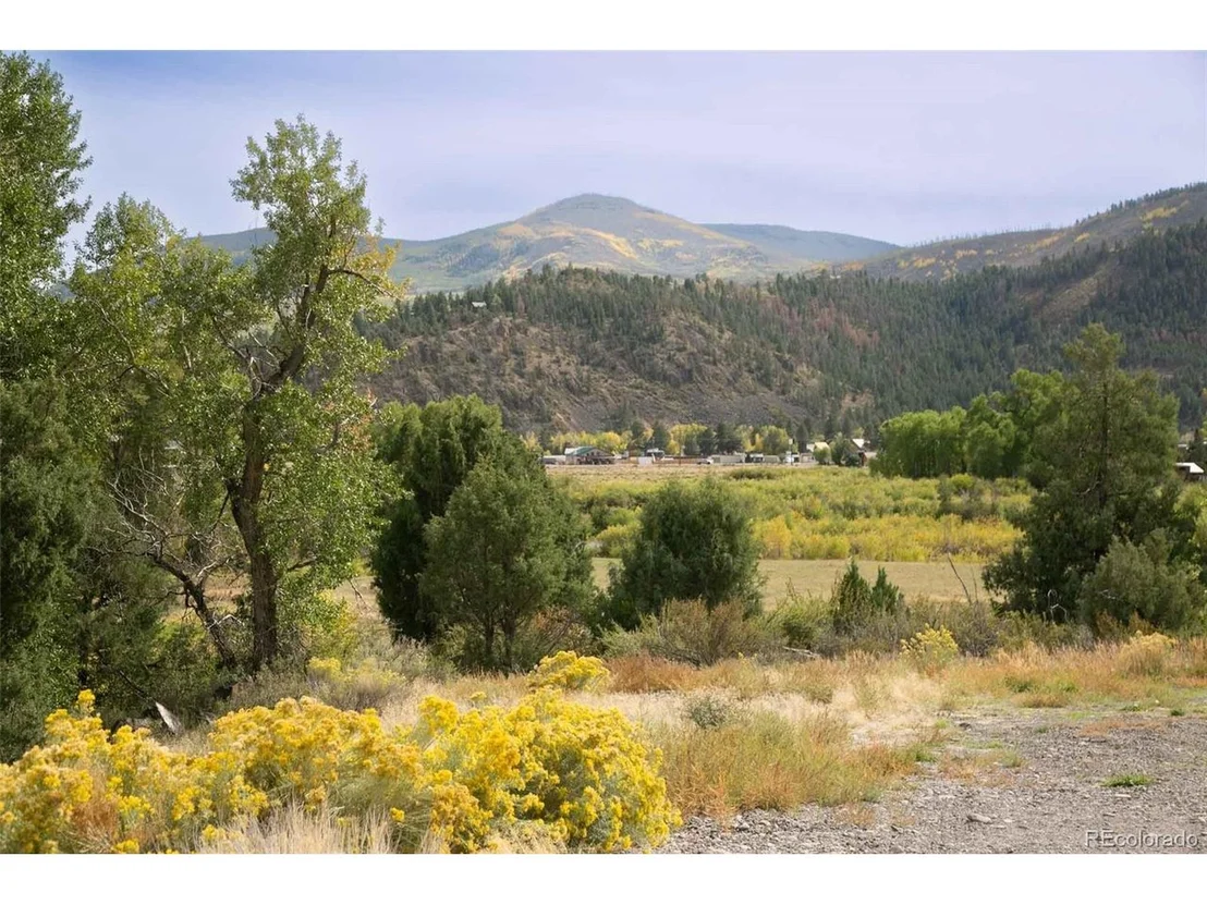 Photo of 963 Bear Creek Cir