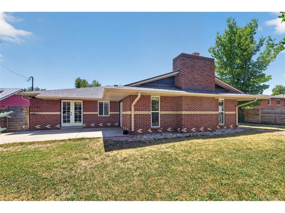 Photo of 7981 Robin Ln