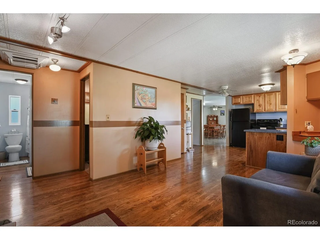 Photo of 332 Lilac Cir