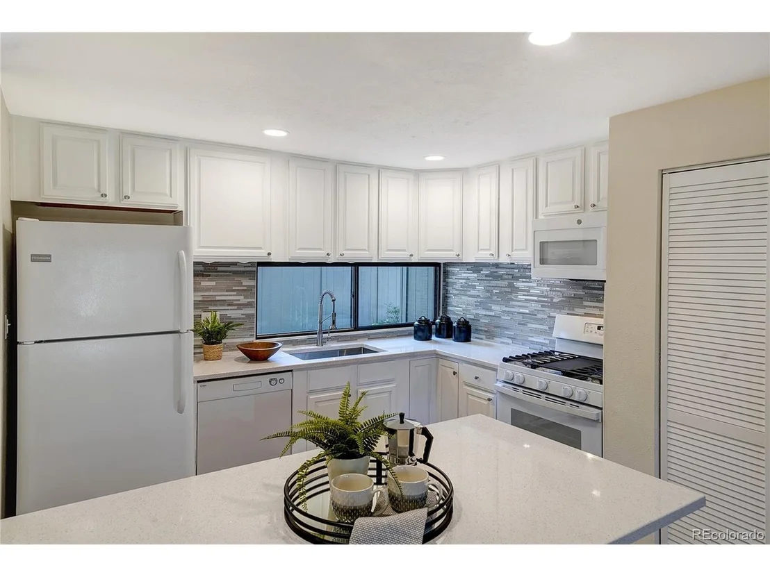 Photo of Unit B at 1325 Bear Mountain Dr