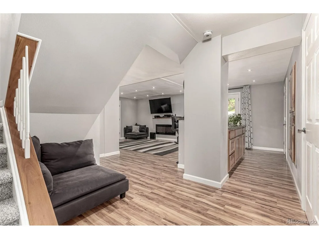 Photo of 392 Driftwood Cir