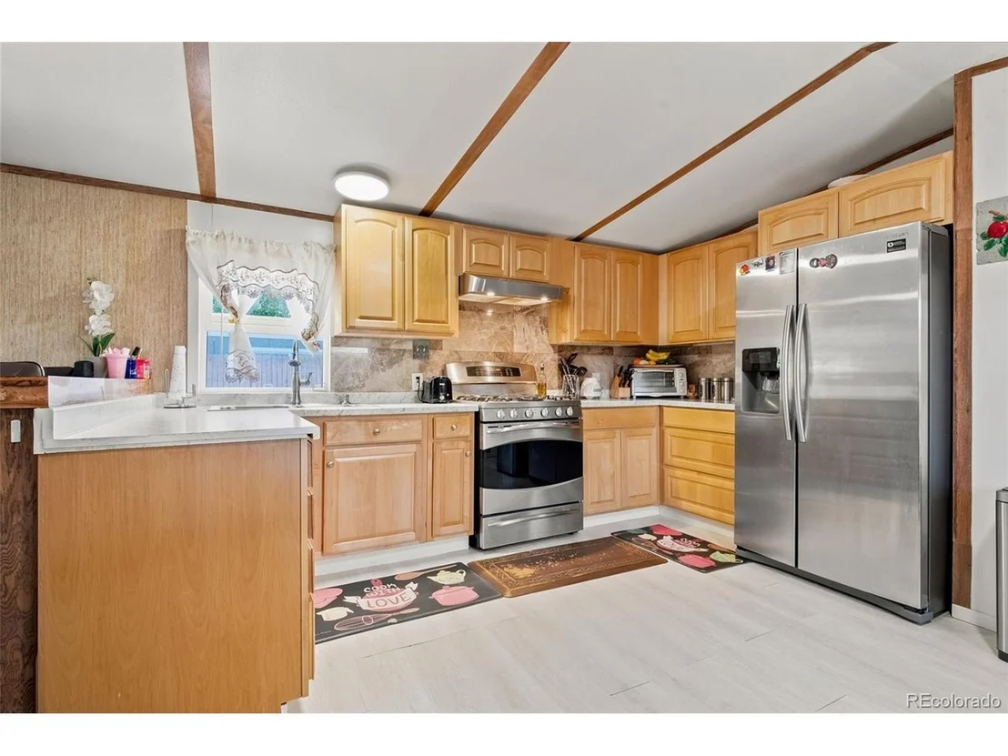 Photo of 422 Willow Dr